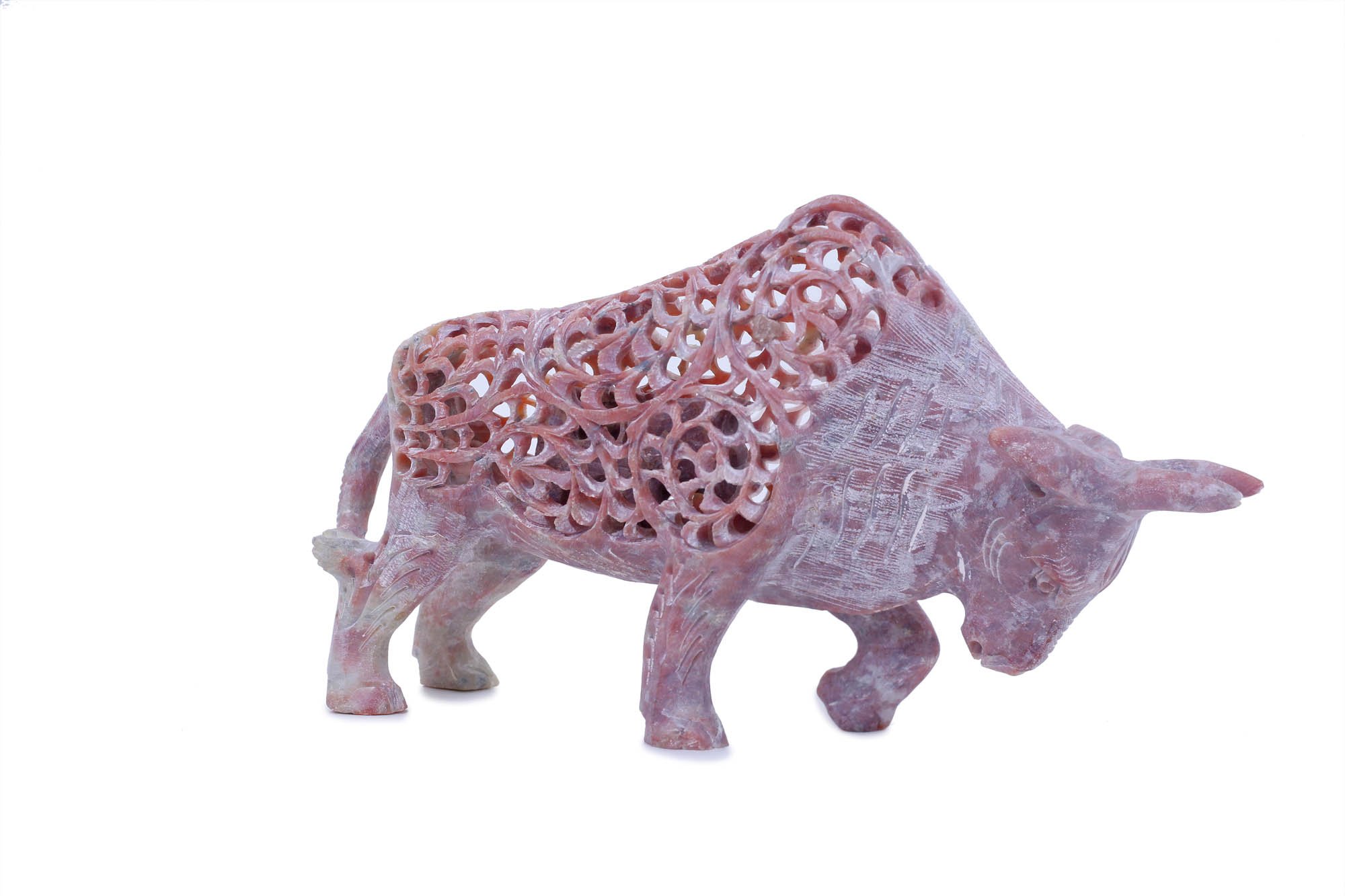 Figurine taureau pierre Gorara pour remplacer les décos en plastique