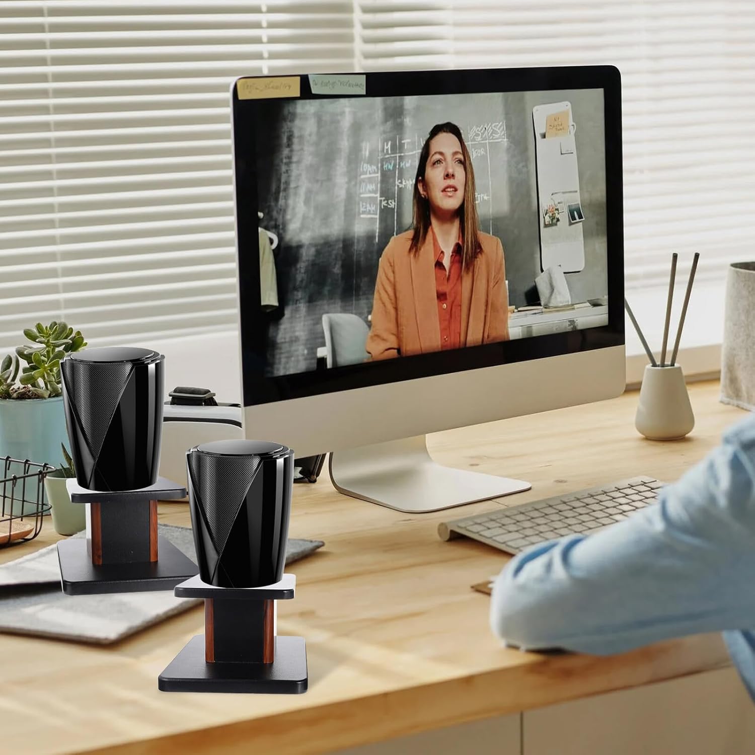 Speaker Stand Floor-Standing Bookshelf Audio Bracket Pair 15cm High for Home Theater Surround Sound HiFi Speakers Random Color