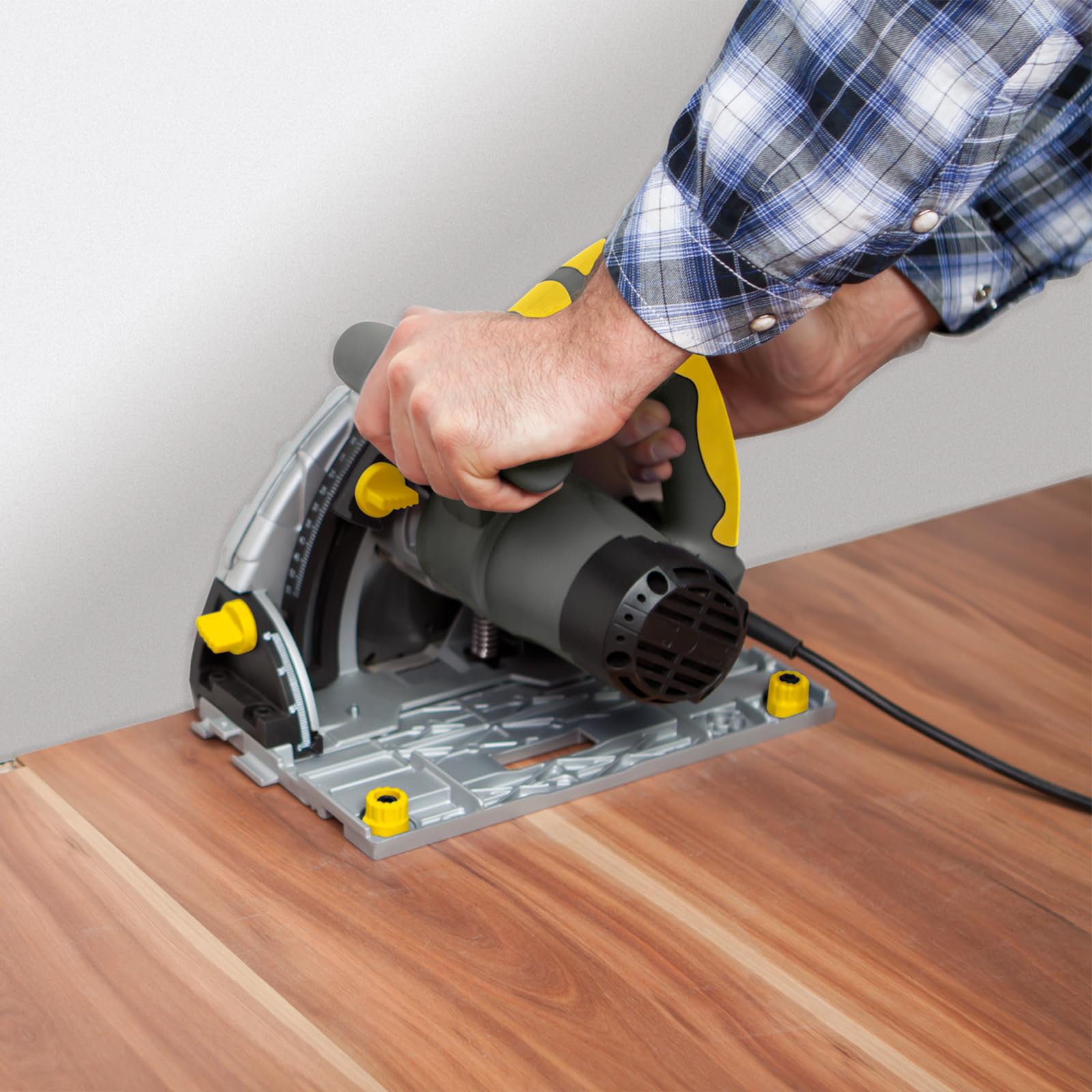 Woodster Tauchsäge Divar55 Handkreissäge inkl. 2x 700mm Führungsschiene | 55mm Schnitttiefe | 1200W Leistung | Sägeblatt Ø 160mm / 24Z | Schrägstellung 0-45° | inkl. Schienenverbinder & Kippschutz