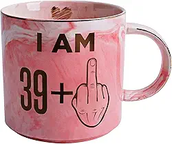 Presentes de aniversário de 40 anos para mulheres – Ideias engraçadas de presente de aniversário de 40 anos para esposa, mãe, filha, irmã, tia, melhores amigas, melhores amigas, colegas de trabalho - fabulosa caneca de mármore rosa, xícara de café de cerâmica de 326 g