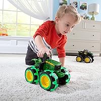 Vista 7 de TOMY Monster Treads Lightning Wheels - Tractor John Deere - Juguete de camión monstruo con luz activada por movimiento - Juguetes de tractor John