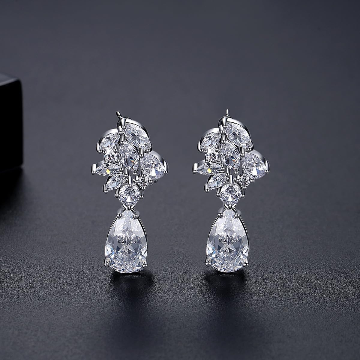 14K Gold Moissanite Drop Dangle Earrings in D-color VVS1 Clarity, Dainty Long Water Drop Earrings for Wedding, Ideal for Bride