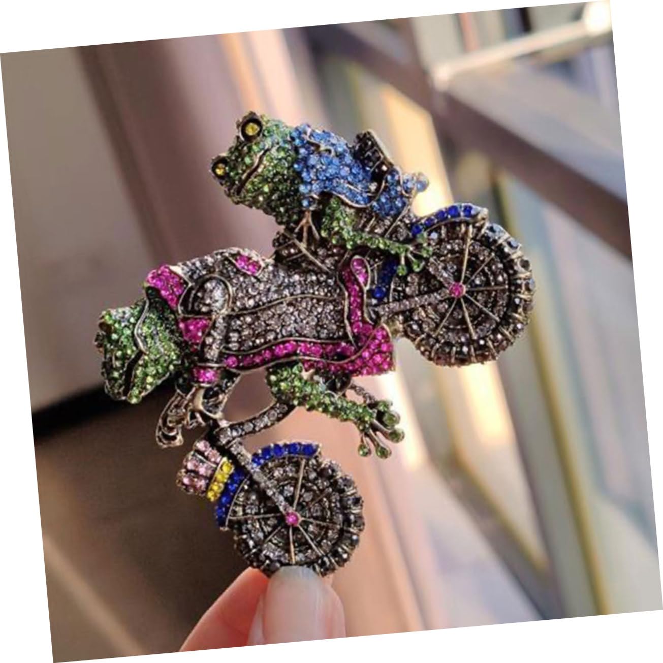 SHERCHPRY 2stücke Funny Frog Brooch Pin Mit Strass Kreative Frosch-brosche Für Damen Für Kleidung Und Besondere Anlässe Wie Geburtstage Und Weihnachten