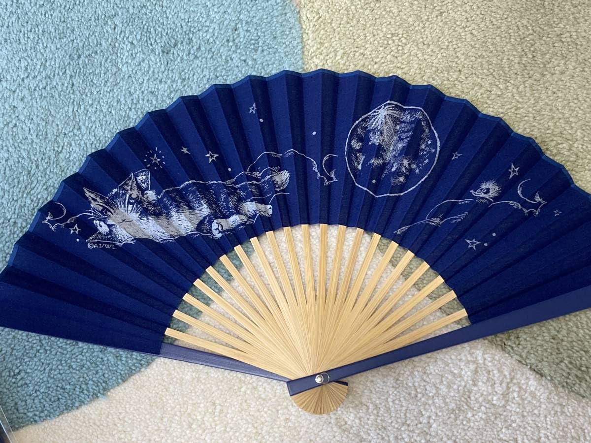 Amazon.co.jp: わちふぃーるど ダヤン 扇子 月に乾杯 : ファッション