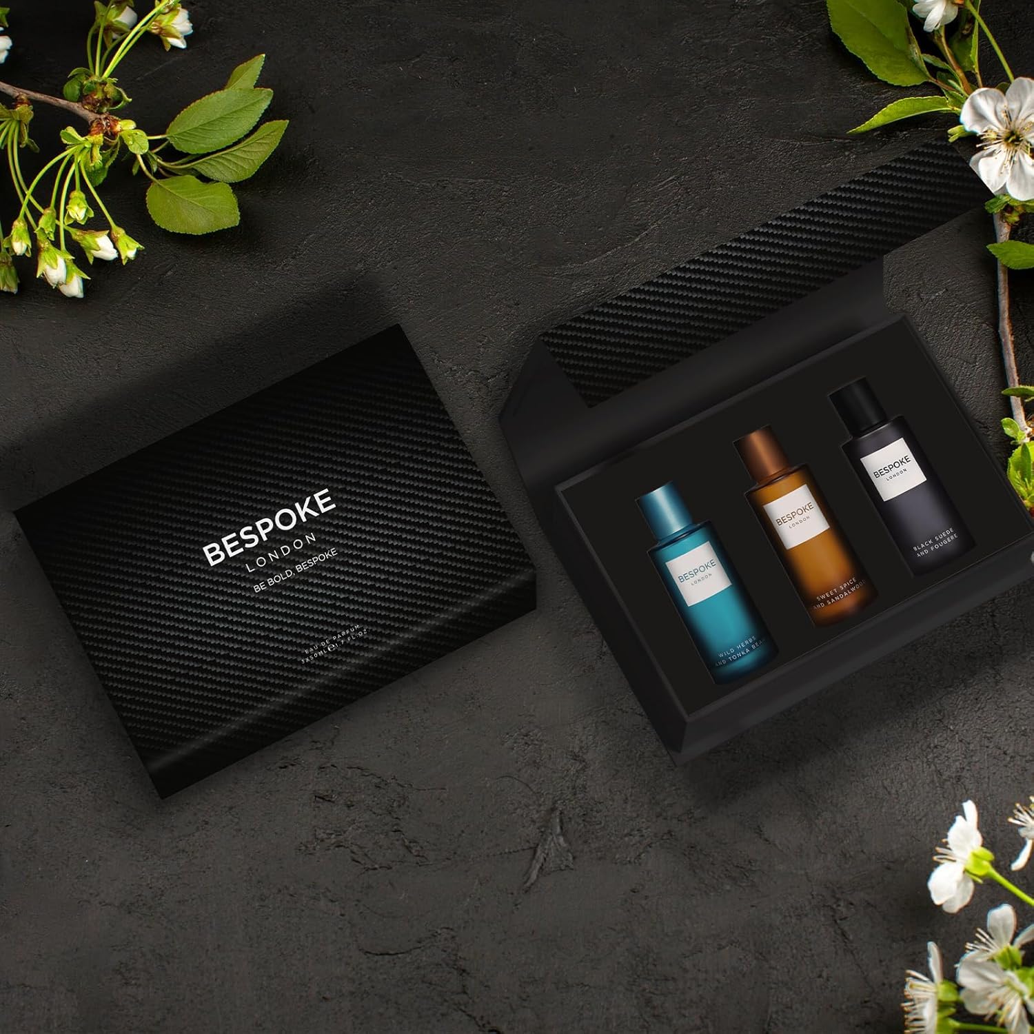 BESPOKE LONDON Coffret de Parfum Premium pour Homme, Daim noir, herbes sauvages, épices douces, Coffret mini parfum de voyage (3 x 50ml)