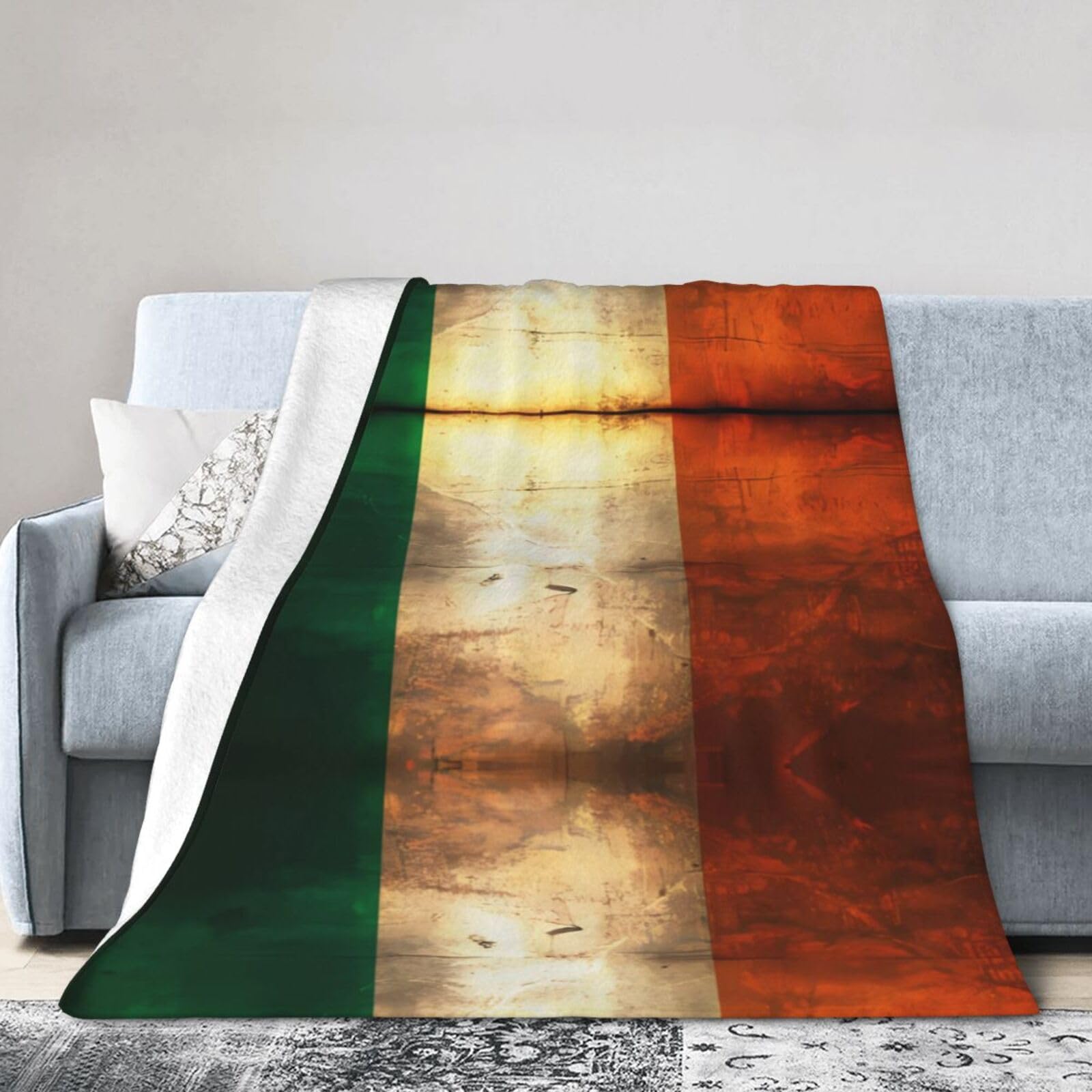 Retro Irish Flag 40"x30" Fleece Blanket, Full Size, Super Soft, Suitable for Bed, Sofa, Camping, All Seasons