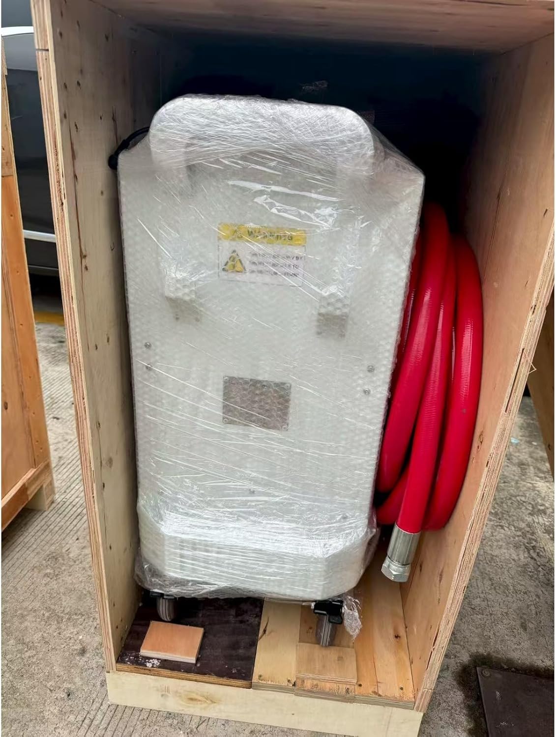 Advanced Dry Ice Blasting Machine, Industrial Dry Ice Blaster with Intuitive Controls, Portable Equipment for Efficient Cleaning in Confined Spaces