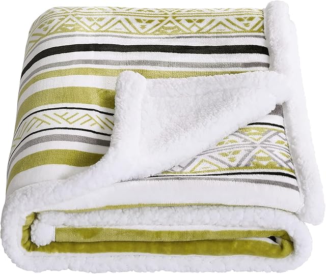 SOCHOW Sherpa Fleece Throw Blanket, Fuzzy Warm Super Soft Reversible Stripe Geometric Pattern Plush Blanket for Bed, Sofa and Couch, 127cm×150cm, Avocado Green