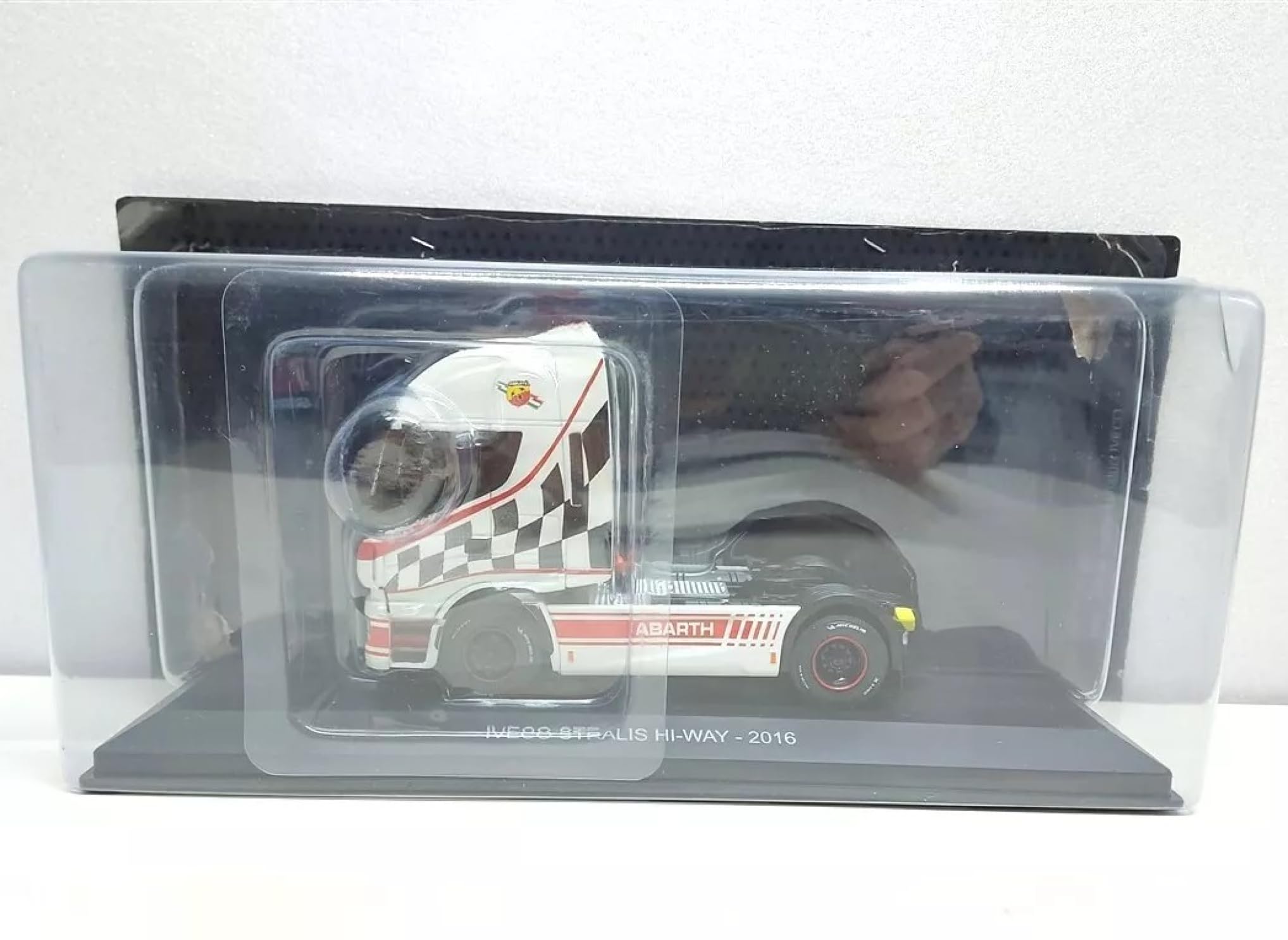Miniature Hachette 1/43 - Iveco Stralis Hi-Way 2016 - Camion Tuning - Neuf