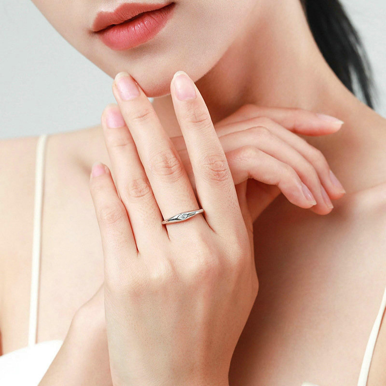 Bague Femme Or 9/14/18 carats, Anneau Empilable Sertie de Moissanite Marquise, Bague Fine Polie Or Blanc Personnalisée
