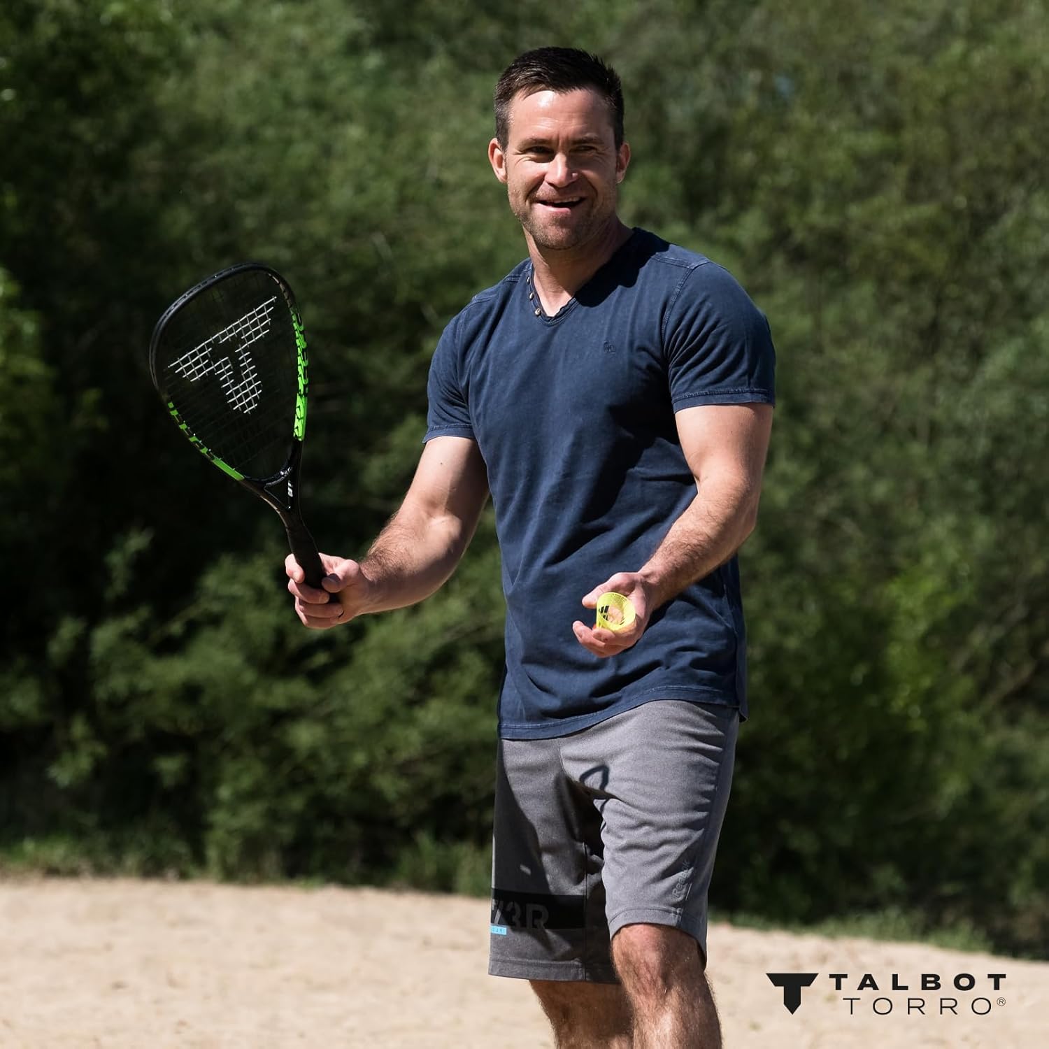 Talbot Torro Speed 5500 Speed Badminton Set 2 Handy Aluminium Rackets 56.5 cm 6 Wind Resistant Balls in Trendy Backpack Various Designs Available