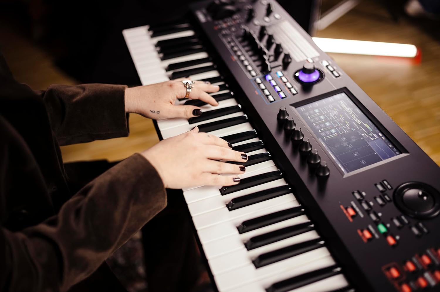 Yamaha 61-Key Music Synthesizer with Improved Keyboard Action, Performance Focused for Next Generation Sound Exploration, Expressive Control and Optimized Workflow MODX M6