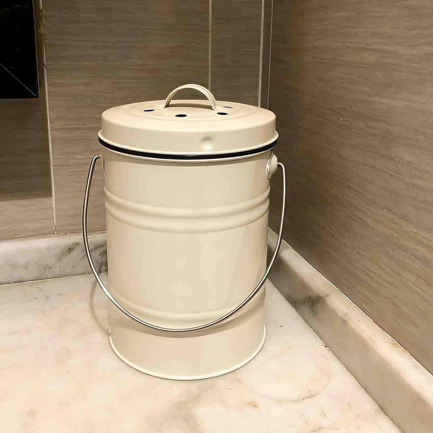 Kitchen Compost Bucket, Trash Keeper Container, Compost Bin Indoor Countertop with Lid and Carrying Handle, Includes Inner Bucket, for Household Backyard Kitchen (Off White)