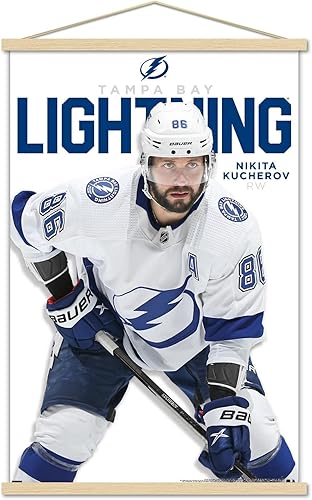 Trends International NHL Tampa Bay Lightning - Póster de pared de la serie 23 de Nikita Kucherov, 22.37 x 34.00 pulgadas, paquete de impresión