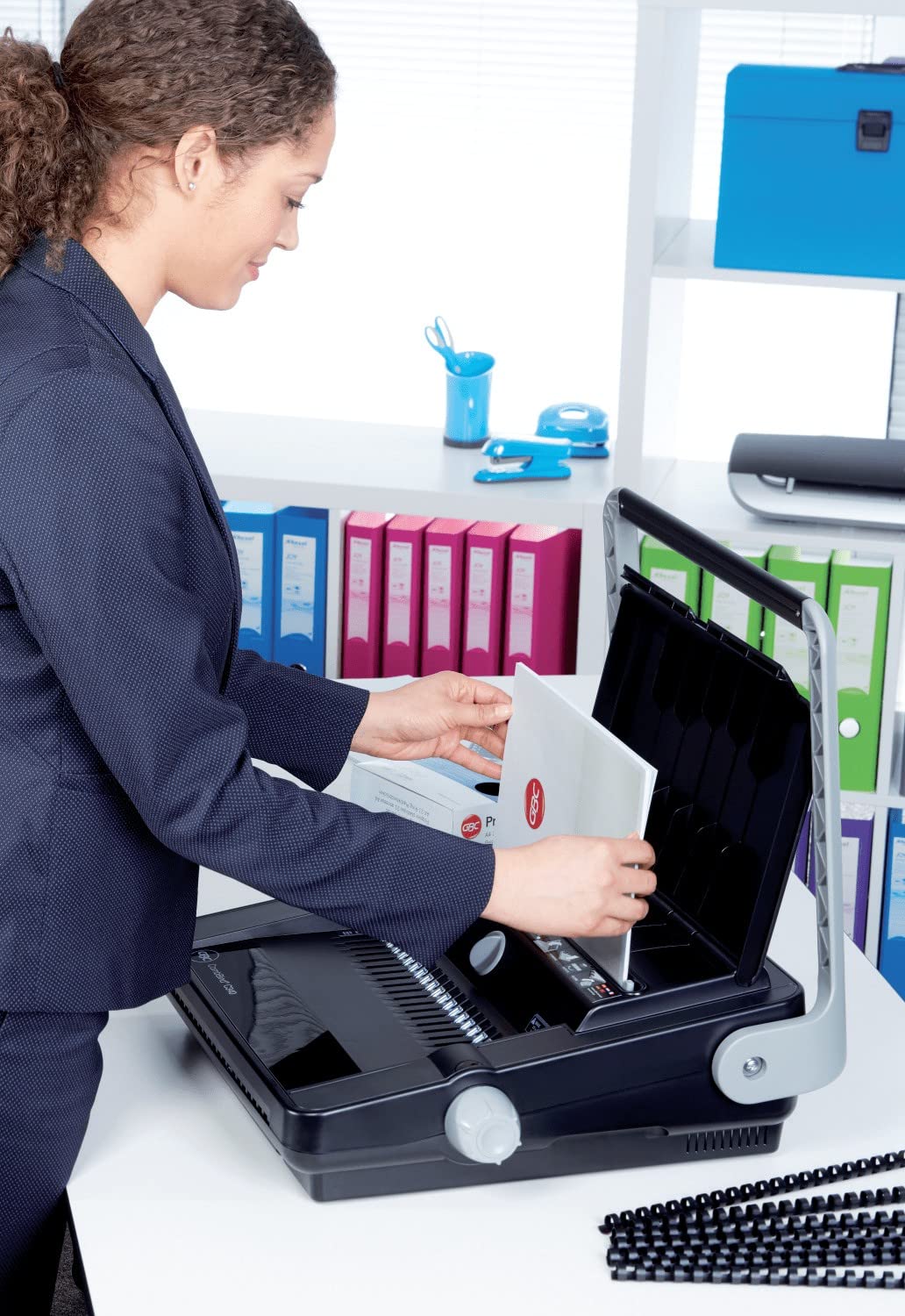GBC 663733 CombBind C340 manuell-Bindegerät (mit automatischer Zentrierung)