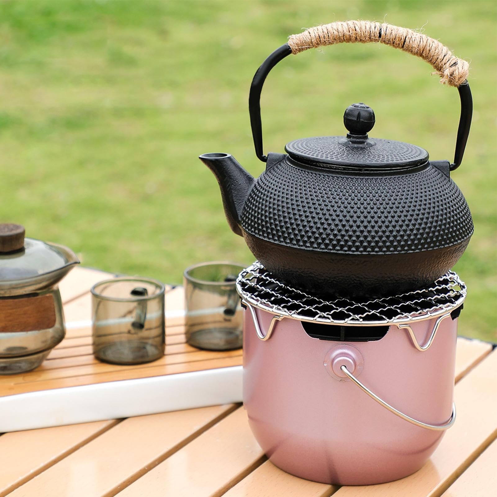 Przenośny grill na węgiel drzewny z uchwytem - stalowy sprzęt do gotowania na zewnątrz, kemping, ogród, patio, piknik i tailgating