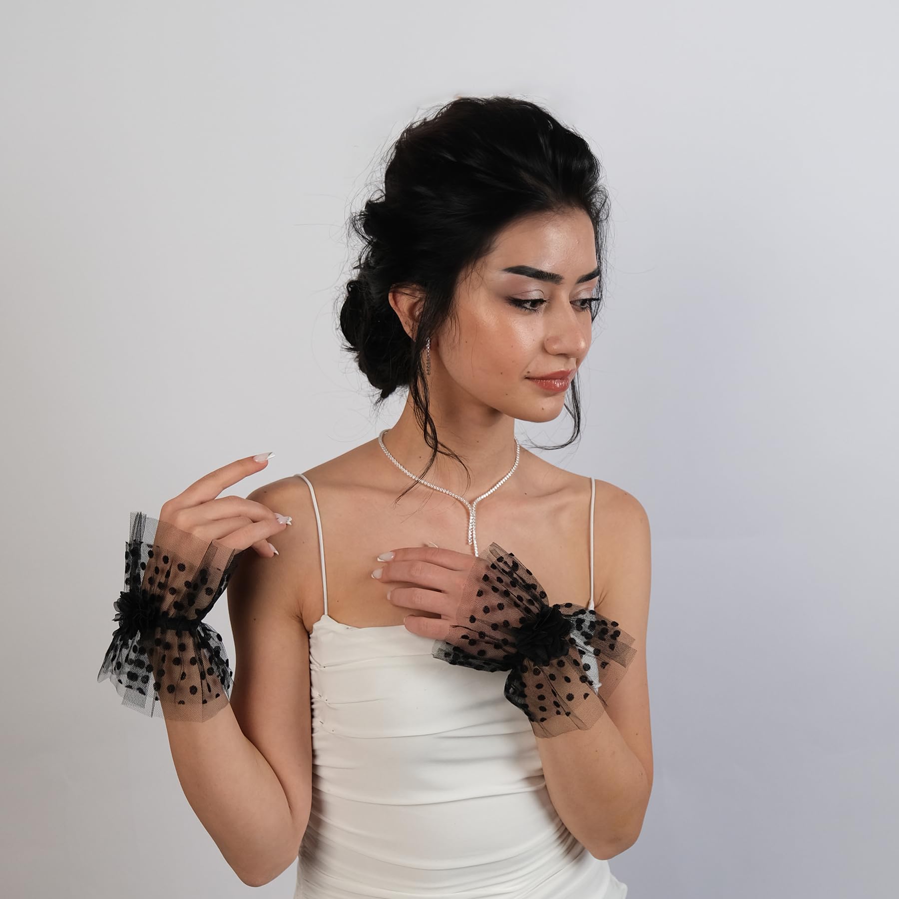 LIMELIA Braut-Hochzeitshandschuhe für Damen und Mädchen, durchsichtiger Tüll mit Punkten für Geburtstag, Festzug, Kostüm, Henna-Nacht, Schwarz