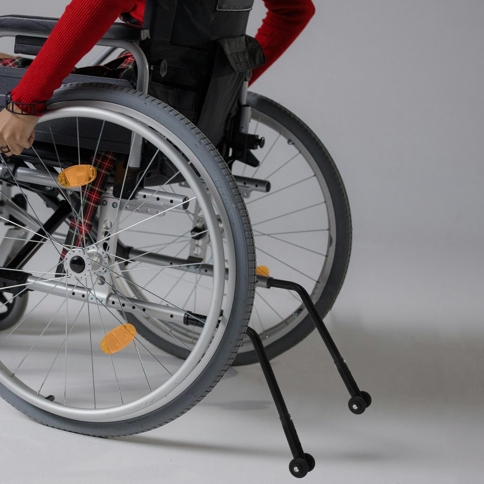 1 par de ruedas antivuelco para silla de ruedas: ruedas de aleación de aluminio, ruedas traseras antivuelco, pieza universal para personas mayores discapacitadas.