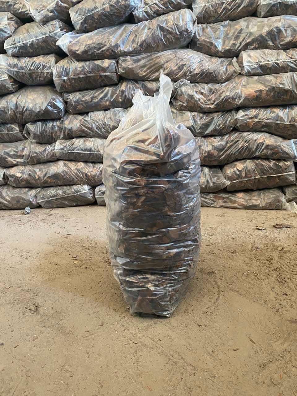 Generisch Pinienrinde 10-30, 30-70 und 70-100 mm Rindenmulch Pinien Rinde Bodenabdeckung 50 L Sack dekorativer Bodenbelag Gartenrinde Premium Dekor Neu (70-100 mm)