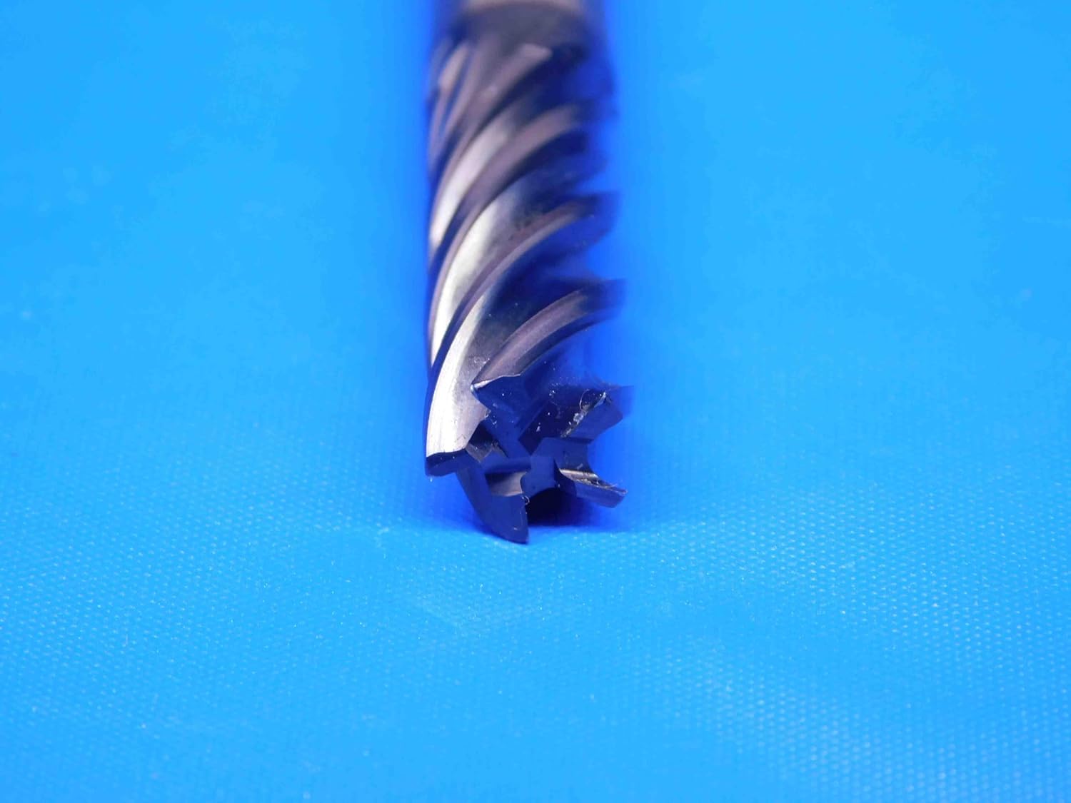 New KENNAMETAL 5/16 O.D. TiCN Corner Radius Carbide END Mill 5 FL UCDE312J5BRA - BR6719AN4
