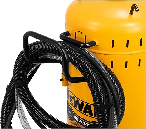 Miniatura 2 de DEWALT BlastVac abrasivo para chorro de arena limpio y portátil, 120V, 5.5 - 6.5 SCFM @ 115PSI (DXCM009-0369)