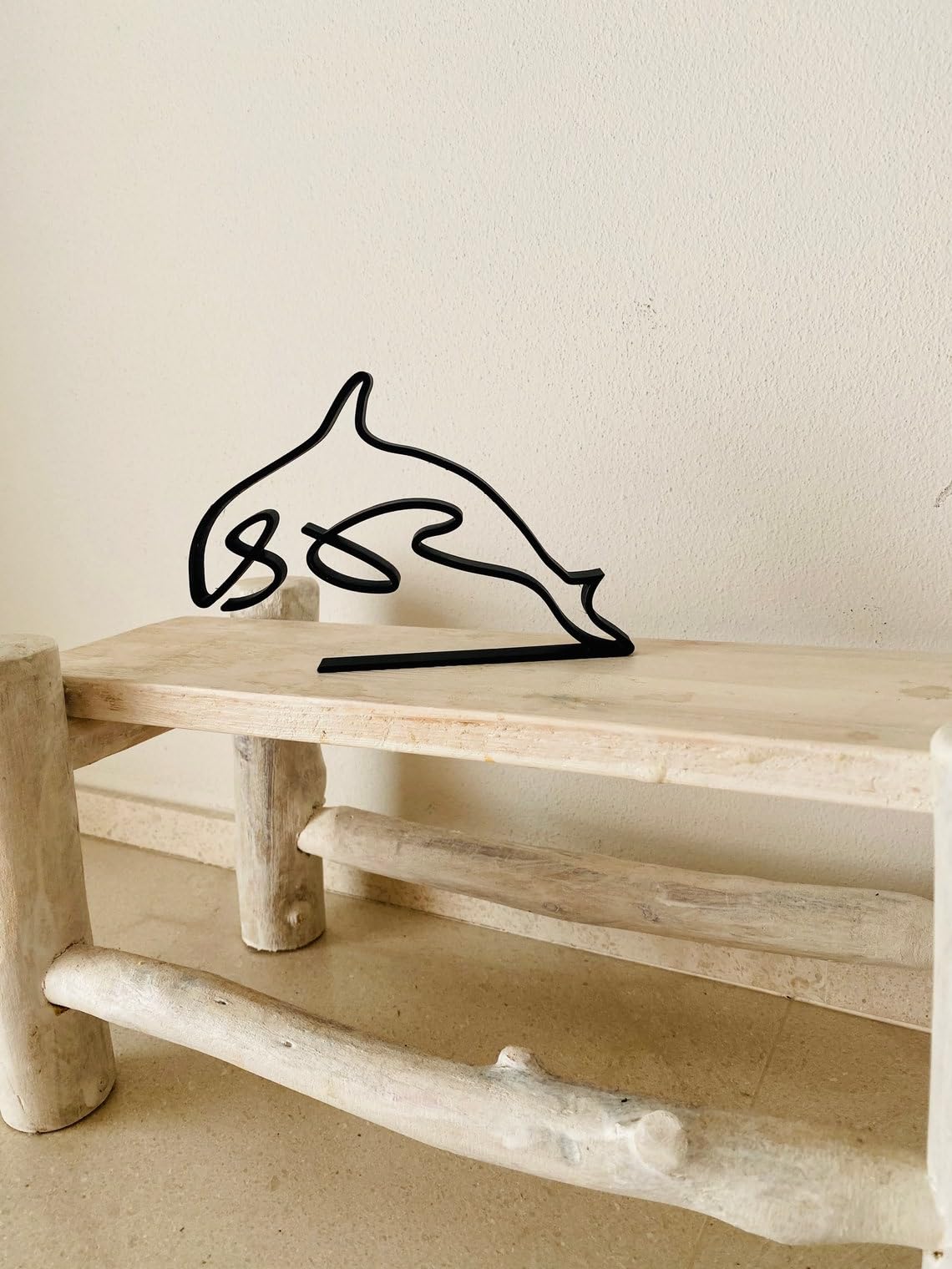 EROTNGO Orca Killer Whale Tabletop Figure: Minimalist Art Sculpture, Perfect Statue Gift, Shelf Sitter for Ocean Animal Enthusiasts, Ideal for Home and Office Decor.