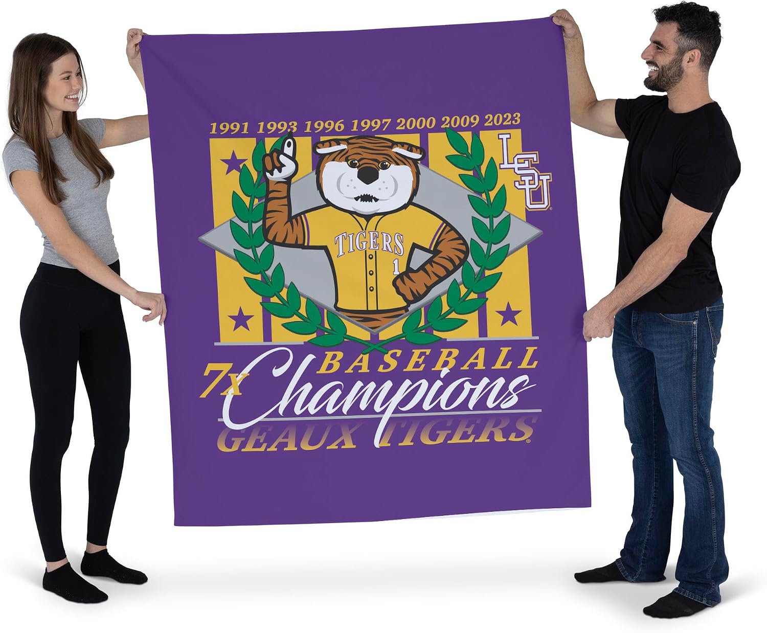 Northwest NCAA Printed Wall Hanging Tapestry, Woven Polyester Fabric, Decorative Fan Art