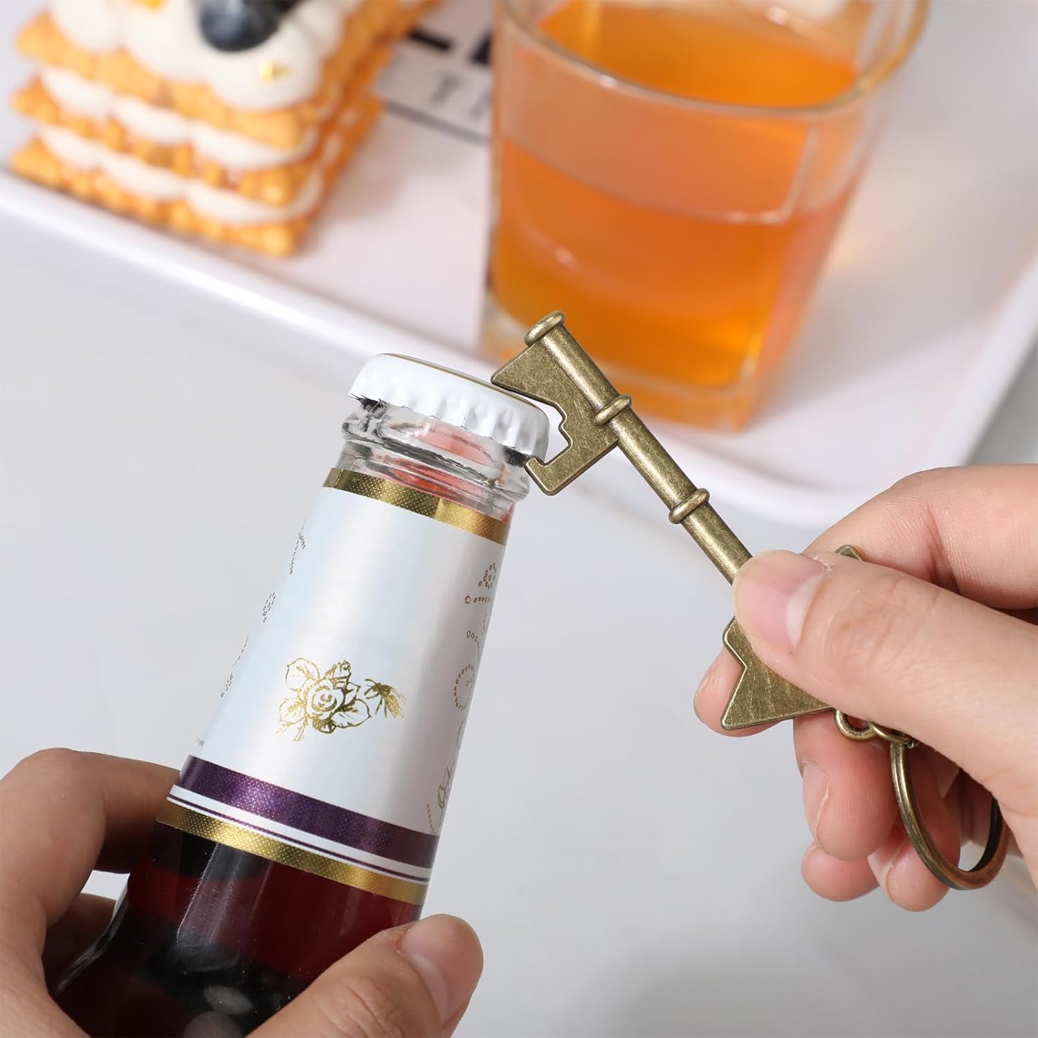 卒業パーティー記念品 50個 来客用 卒業キャップ ボトルオープナー 2025年 卒業 キーチェーン クラス 卒業 サンキューパーテ