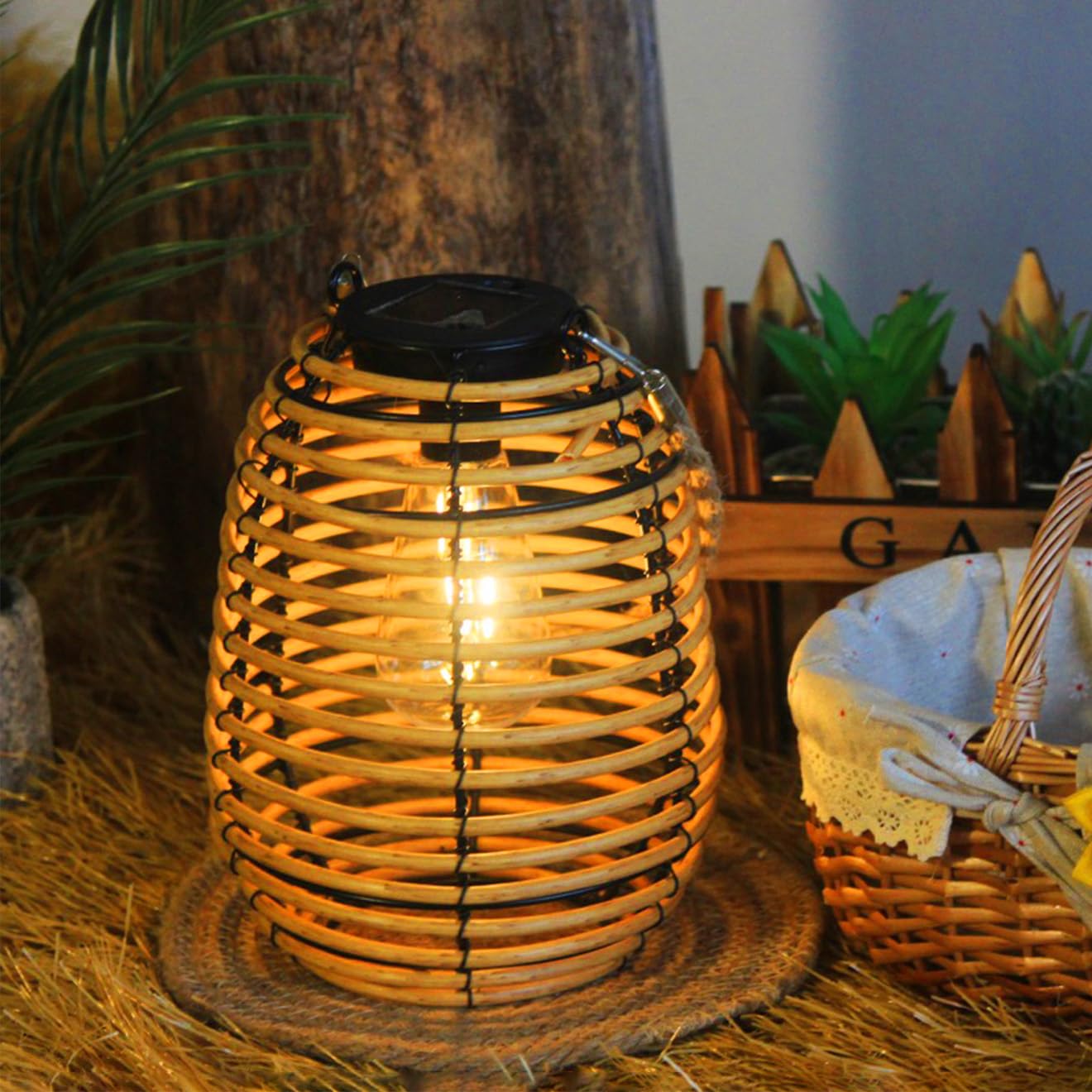Lanterna solare esterna Solar Rattan Hanging Solar Lights Solar Lantern Light Portable Solar Lamp Illuminazione solare per giardino Paesaggio Patio Tavolo da pranzo Decorazione