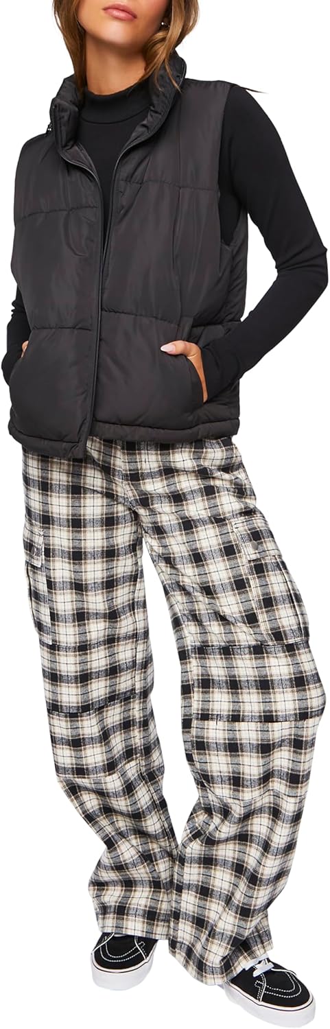 Forever 21 womens Zip-up Puffer Vest - Image 4