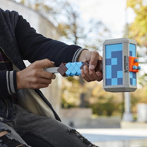 Miniatura 5 de NERF Minecraft Stormlander - Martillo de dardos para explotar dardos incluye 3 dardos Elite oficiales mango de imprimación extraíble
