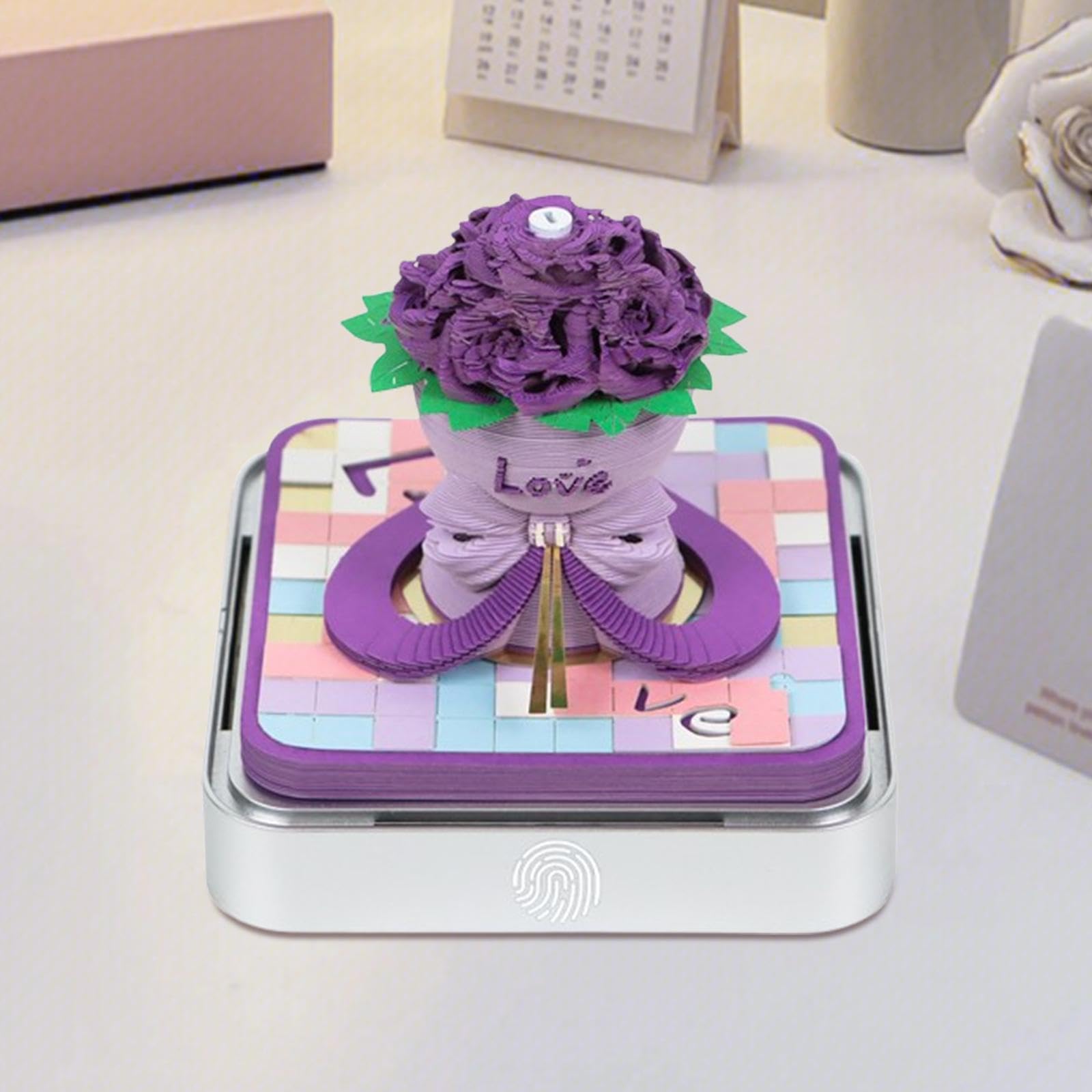Bloc de notas 3D 2025, calendario diario de escritorio con escultura de papel de ramo de rosas con caja de exhibición acrílica, 3.8 x 3.8 x 3.35 pulgadas, color morado