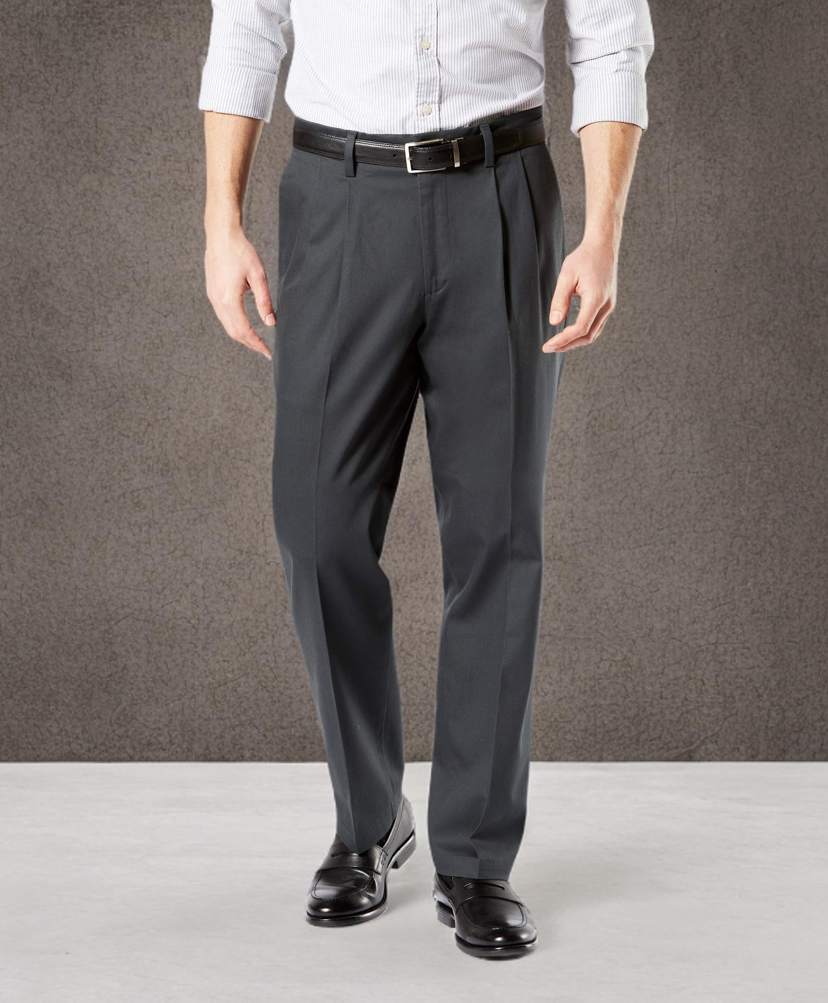 Dockers Classic Fit New Signature Khaki Pants D3 - Pleated - Pantalones Hombre