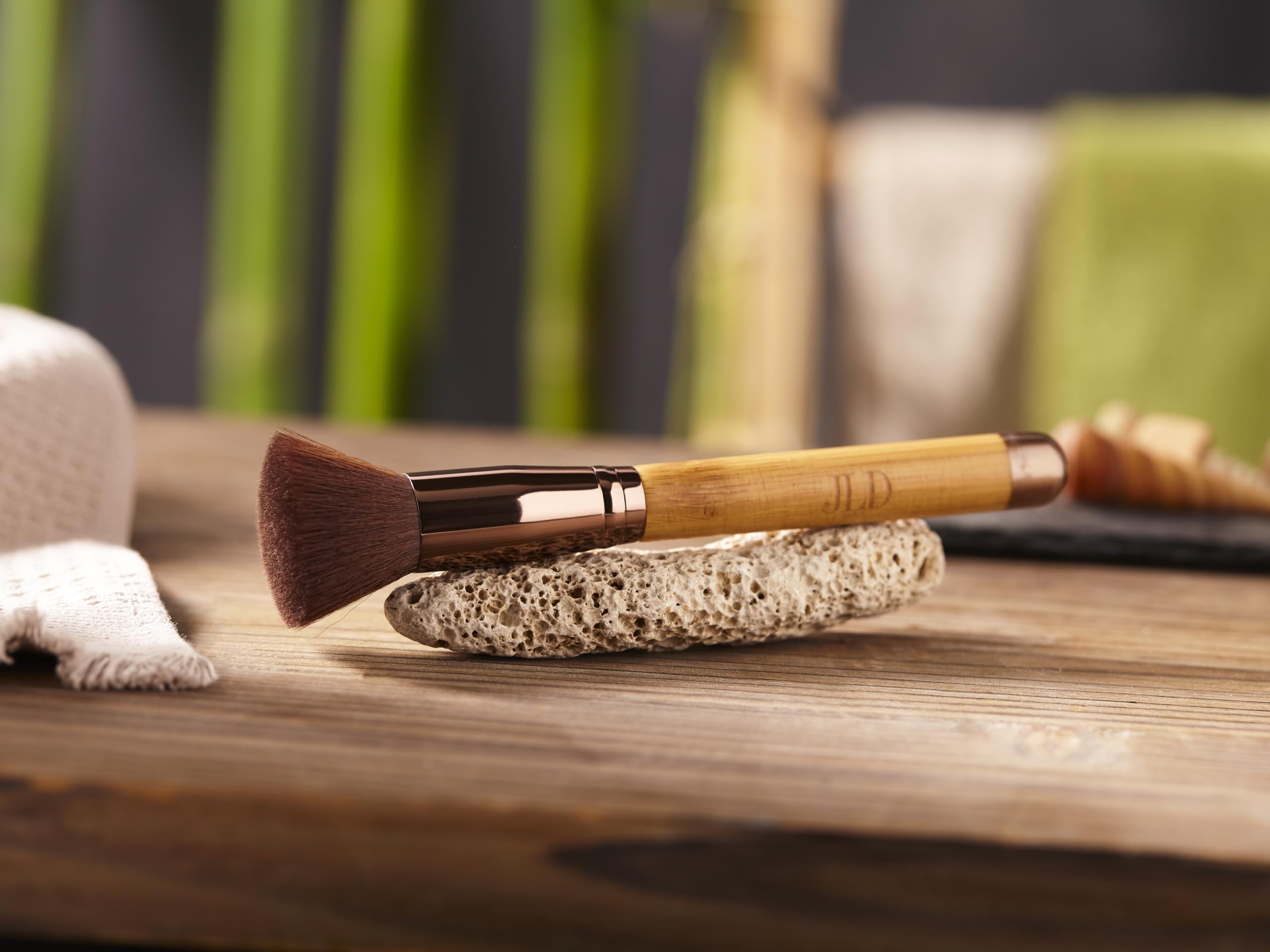 Jean Louis David - Go Green Collection - Foundation Brush - Makeup - Vegan Bristles 100% Synthetic - FSC Certified Bamboo Handle - Image 3