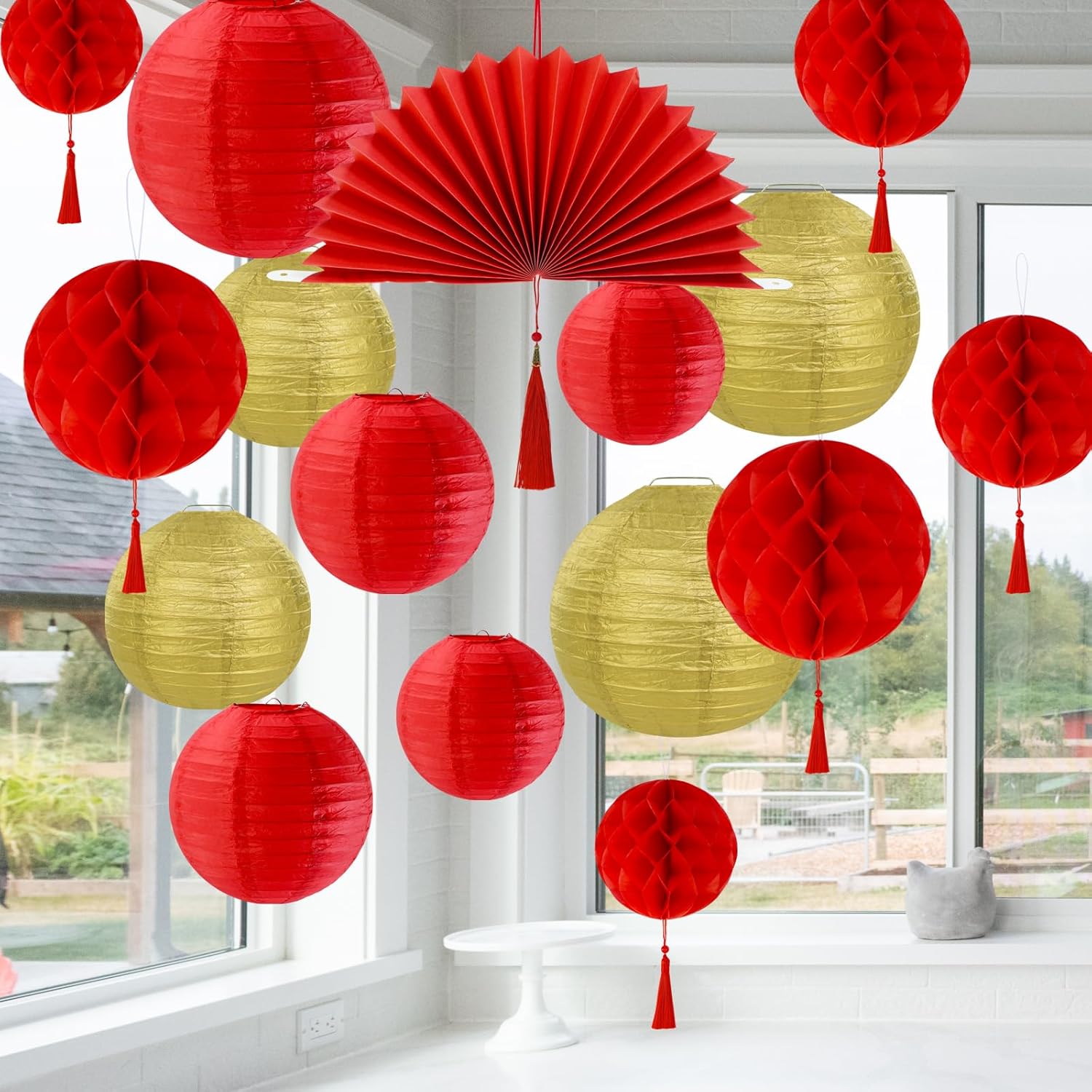 Winlyn 22 Pcs Chinese Lunar New Year Party Decorations Oriental Hanging Fans Red Gold Round Paper Lanterns Honeycomb Balls for Asian Chinese Vietnamese Tet The Year of Horse Home Wedding 2026 Decor