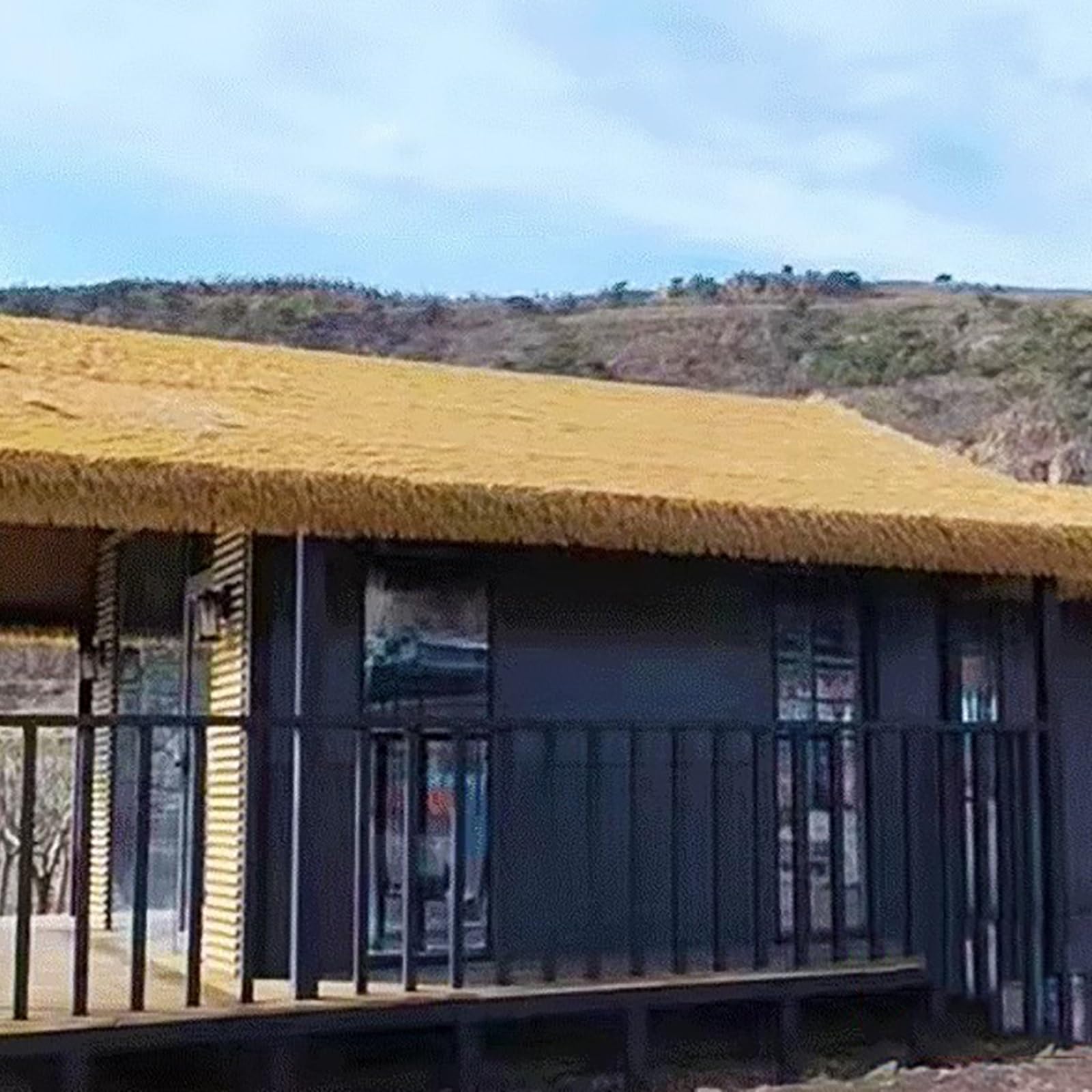 Rolki dachowe ze sztucznej strzechy, strzecha do trawy Tiki Hut, dach przypodłogowy z trawy, sztuczna strzecha w rolkach, do tiki, na imprezy, do ogrodu, ogrodzeń (0,5 x 10 m)