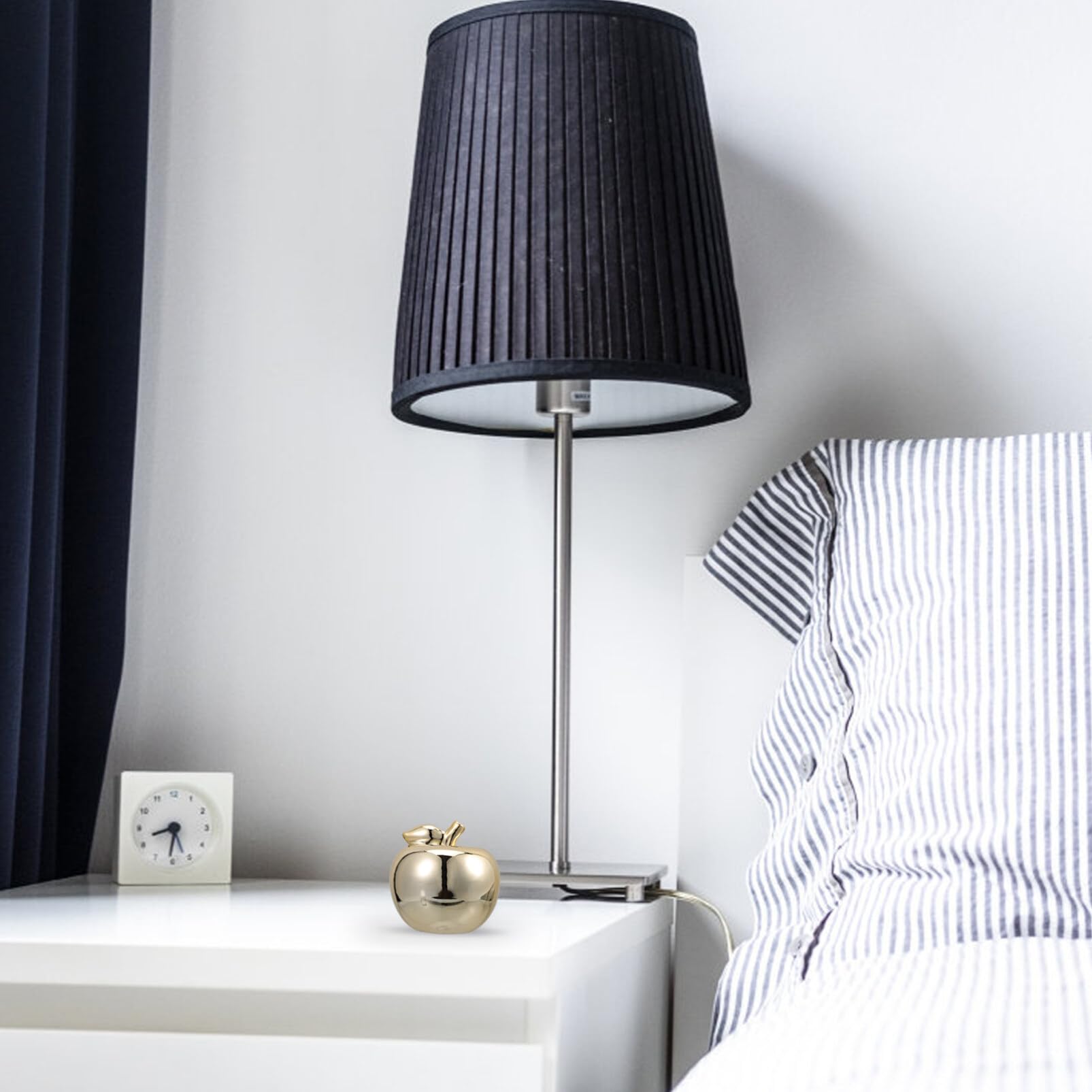 VOSAREA Apple Shaped Ceramics Porcelain Apple Statue Ornament Creative Desktop Decor Chic (Gold)