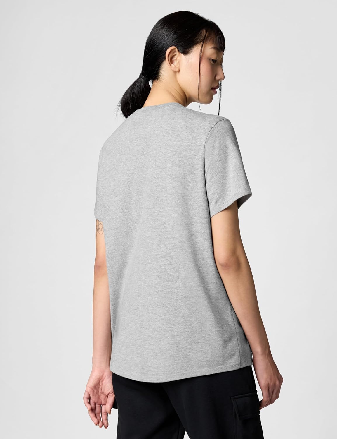 Nike Women's Sportswear Club Essentials T-Shirt - Image 3