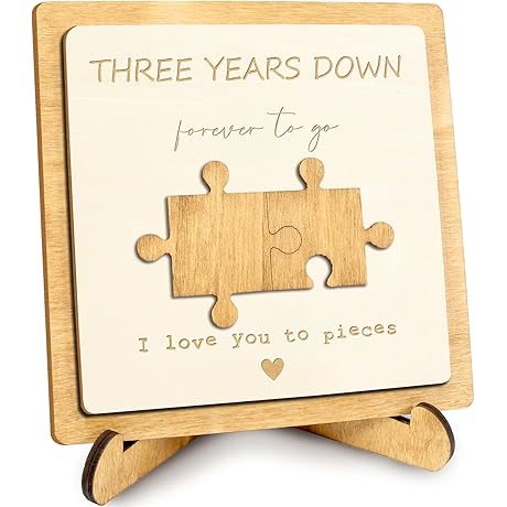 MAMAGIFTREE Romantic 3rd Year Anniversary Gift - "Love You To Pieces" Sign