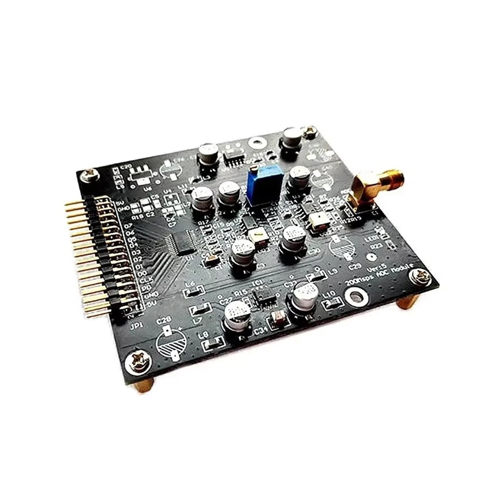 Convertisseur ADC 8 bits élimine le bruit des signaux faibles avec son amplification à 2 étages