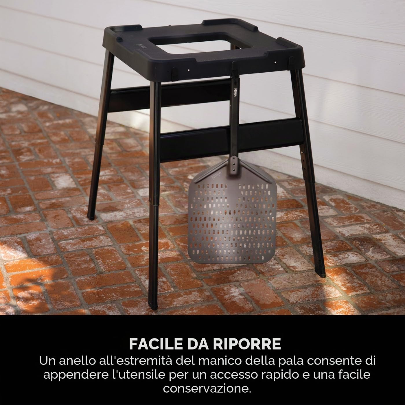 Ninja Woodfire OO101UK - Pala per pizza perforata leggera, resistente alla ruggine, per pizze da 30,5 cm, XSKOOVPZPLEUK, nero, Woodfire