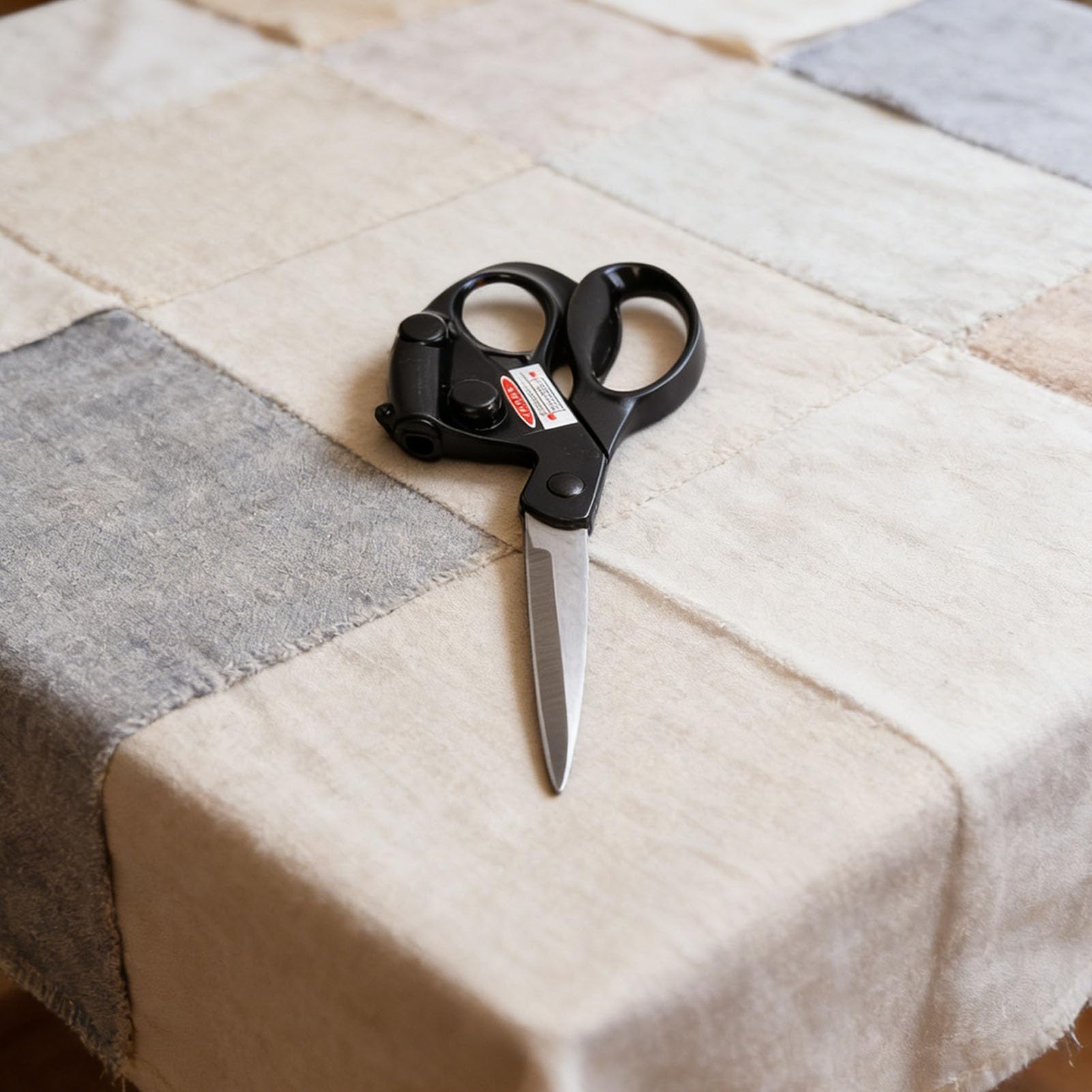 Nożyczki z Prowadnicami do Lekkich Tkanin, Wytrzymałe Nożyczki do Szycia ze Stali Nierdzewnej z Bardzo Szerokimi, Wyściełanymi Uchwytami i światłem Projekcyjnym 2M do Prostych