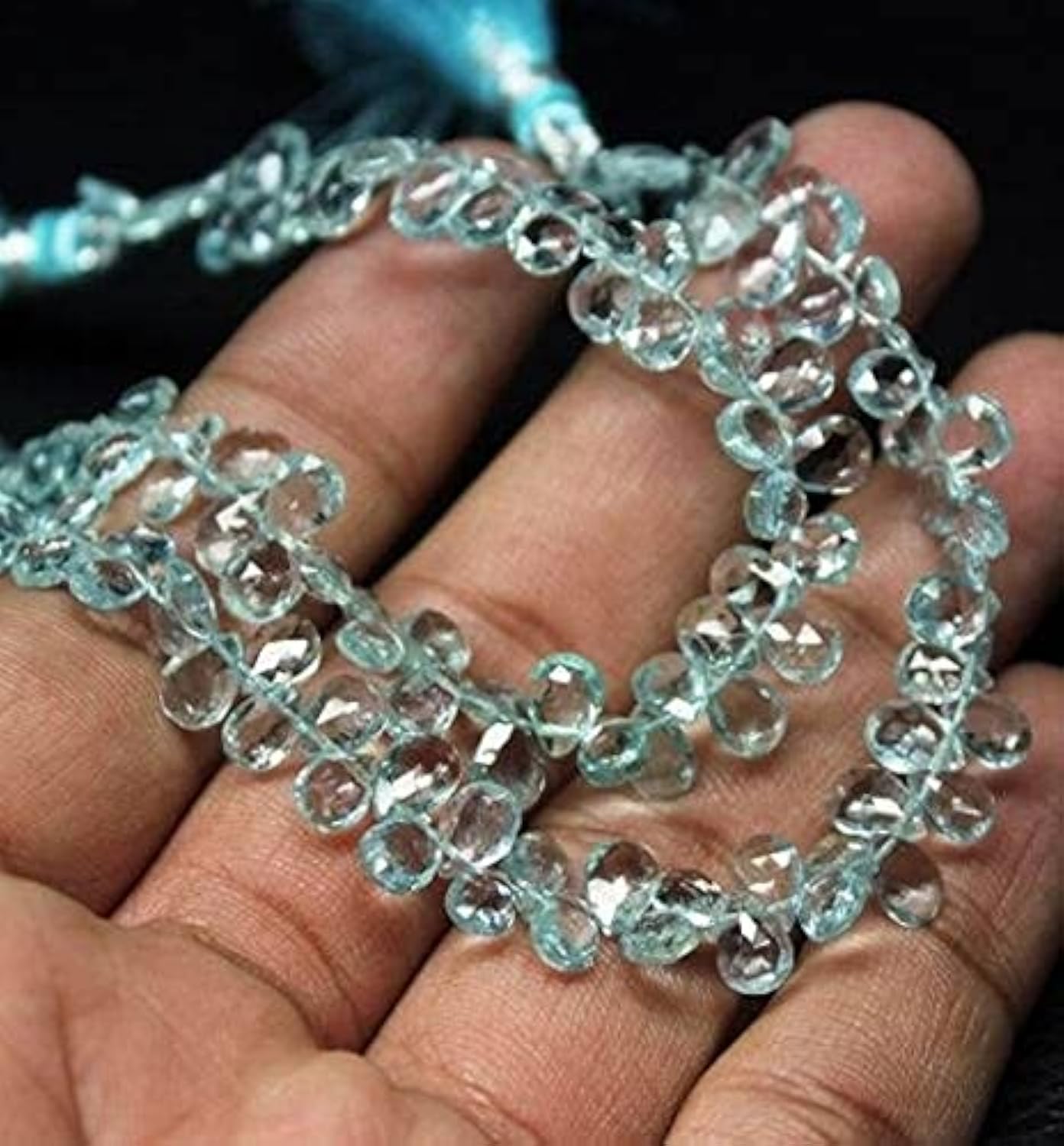 Perles aigue-marine facettées pour créer un collier d'été élégant lors de vos ateliers