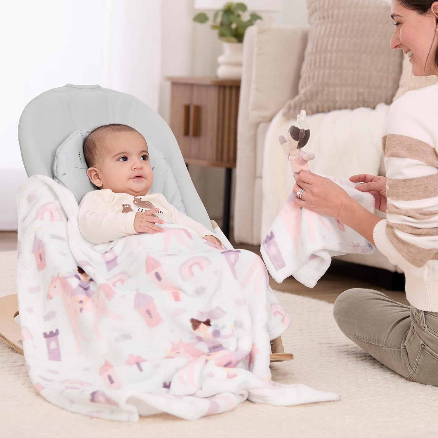 Evolur Princess Print 2 Piece Gift Set, Includes Blanket with Lovey, Warm and Cozy Baby Blanket, Machine Washable Nursery Bed Blanket, Soft and Charming Lovey