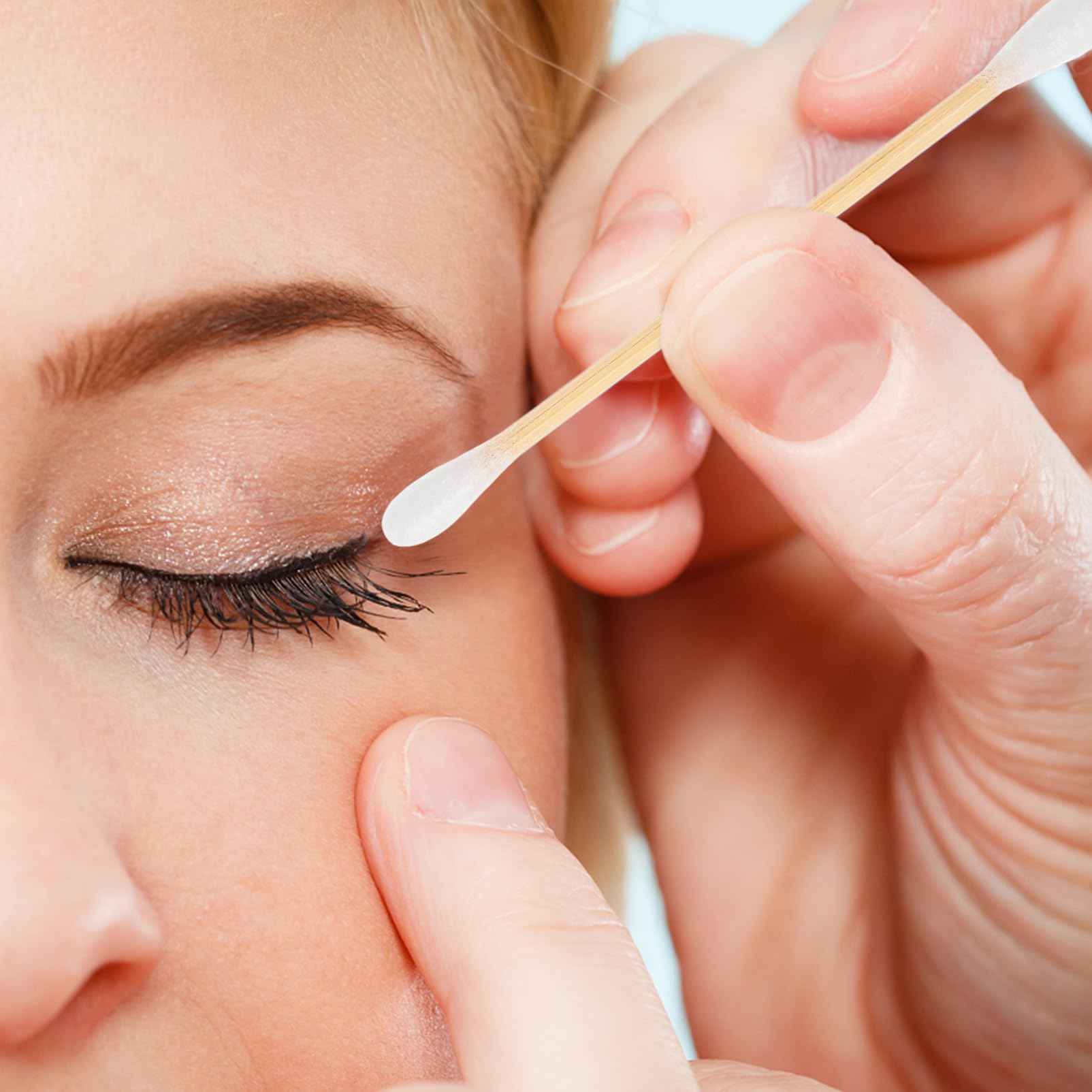 WOFASHPURET 8 Pack Extra Long Swabs Eyelash Cleaning Disposable Makeup Tools Reusable Buds 1200 Pieces