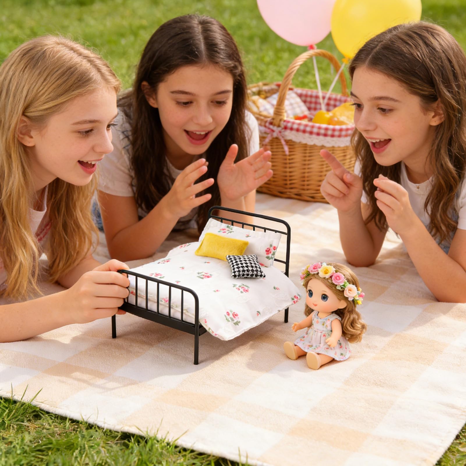 Ancien lit poupée avec son matelas et son oreiller - Jeux & Jouets Ancien lit poupée avec son matelas et son oreiller - Jeux & Jouets