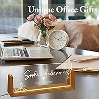 Vista 6 de Noni Placa de identificación LED personalizada para escritorio, placa de identificación de escritorio de acrílico iluminada con base de madera