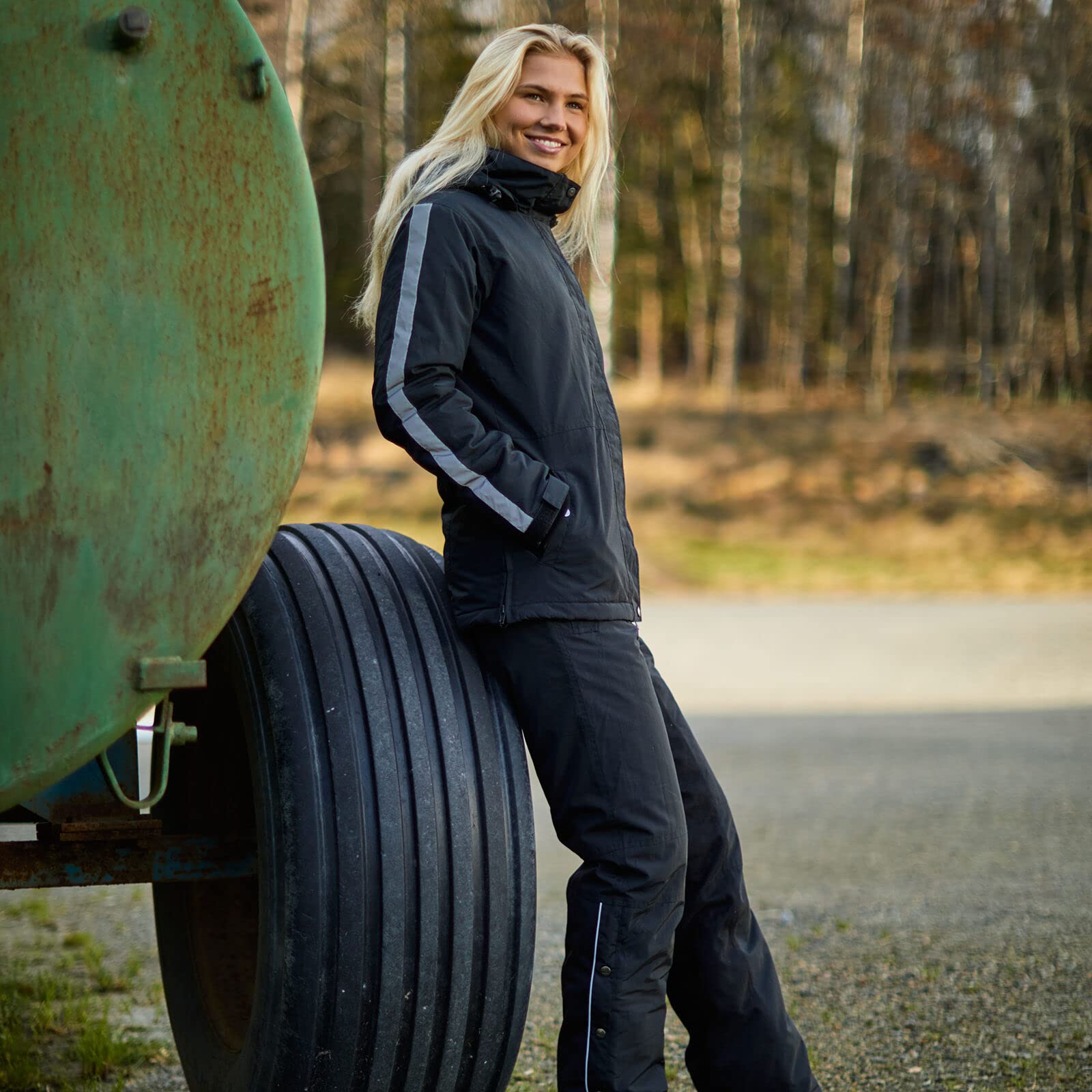HORZE Damen Winterreitjacke Cheyenne, gefütterte Reitjacke Winter, wasserdicht, Schwarz, 32