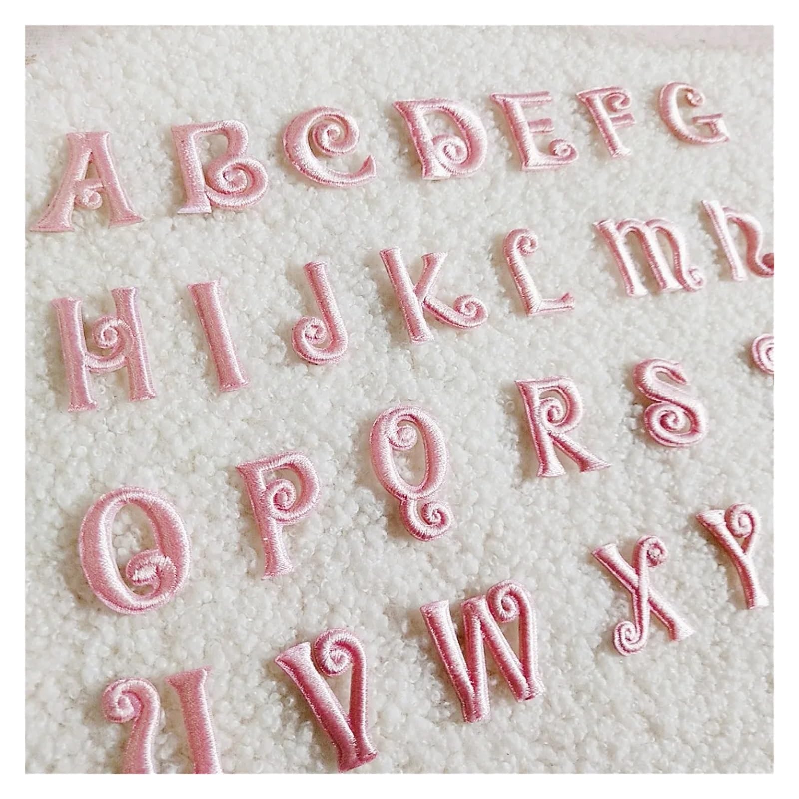 Toppa termoadesiva per tessuti 1set/26pcs Autoadesiva Rosa Piccola Lettera Toppe E Stemmi Ferro Su Abbigliamento for I Vestiti Adesivo Ricamo Appliques Della Banda Fai Da Te Nome marca Log