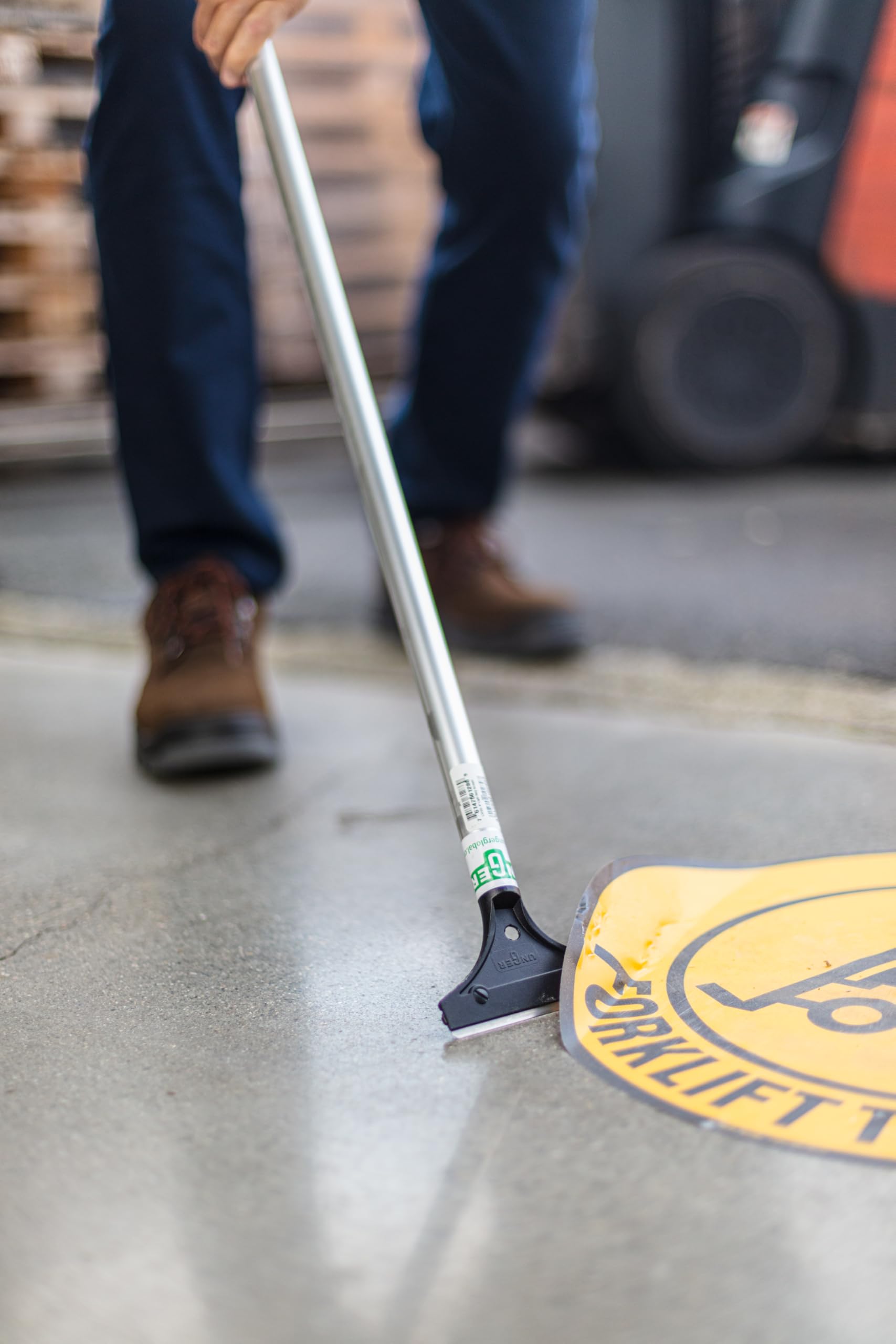 UNGER Commercial Light-Duty Floor Scraper - 4 Foot Aluminum Handle LH12C | Reversible 4 Metal Blade Head; Removes Gum Stickers and Wax Buildup; lightweight design; Ergonomic Grip product thumbnail 4